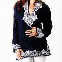 Tunique Salma bleu marine avec broderie blanche