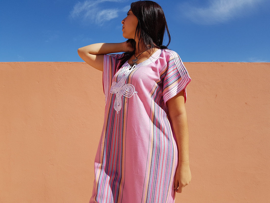 Caftan marocain rose à rayures
