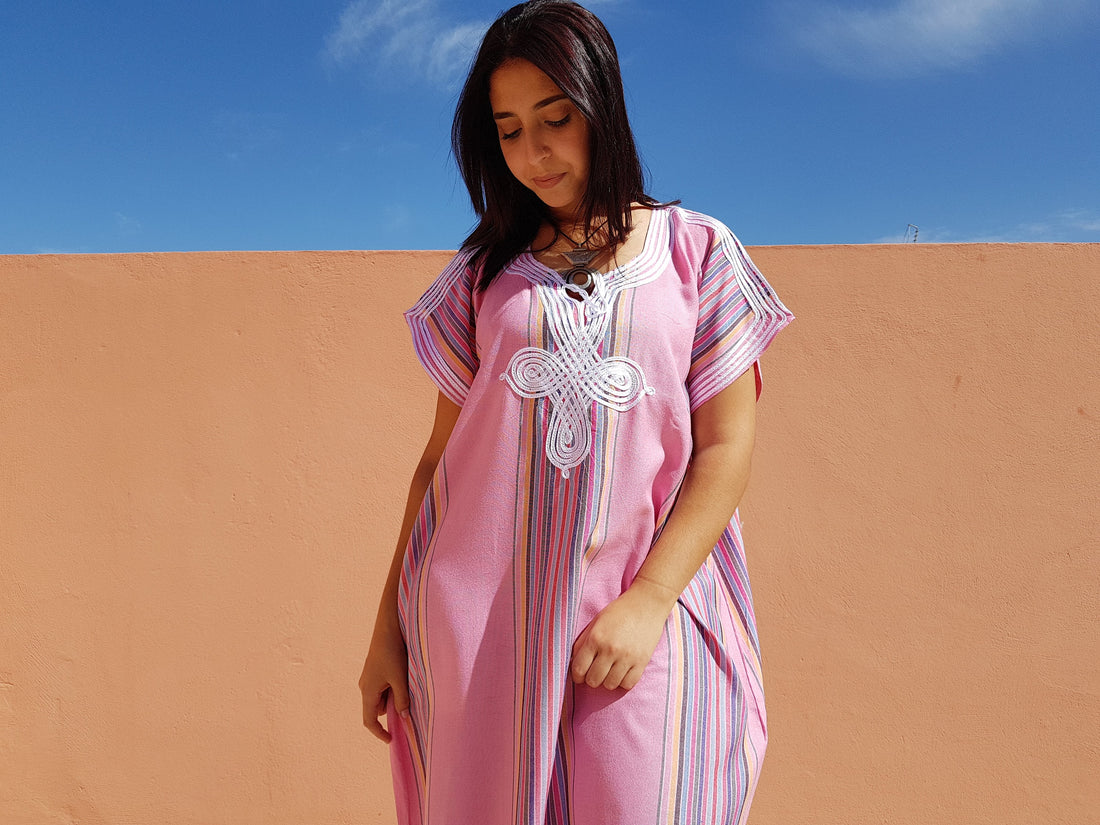 Caftan marocain rose à rayures