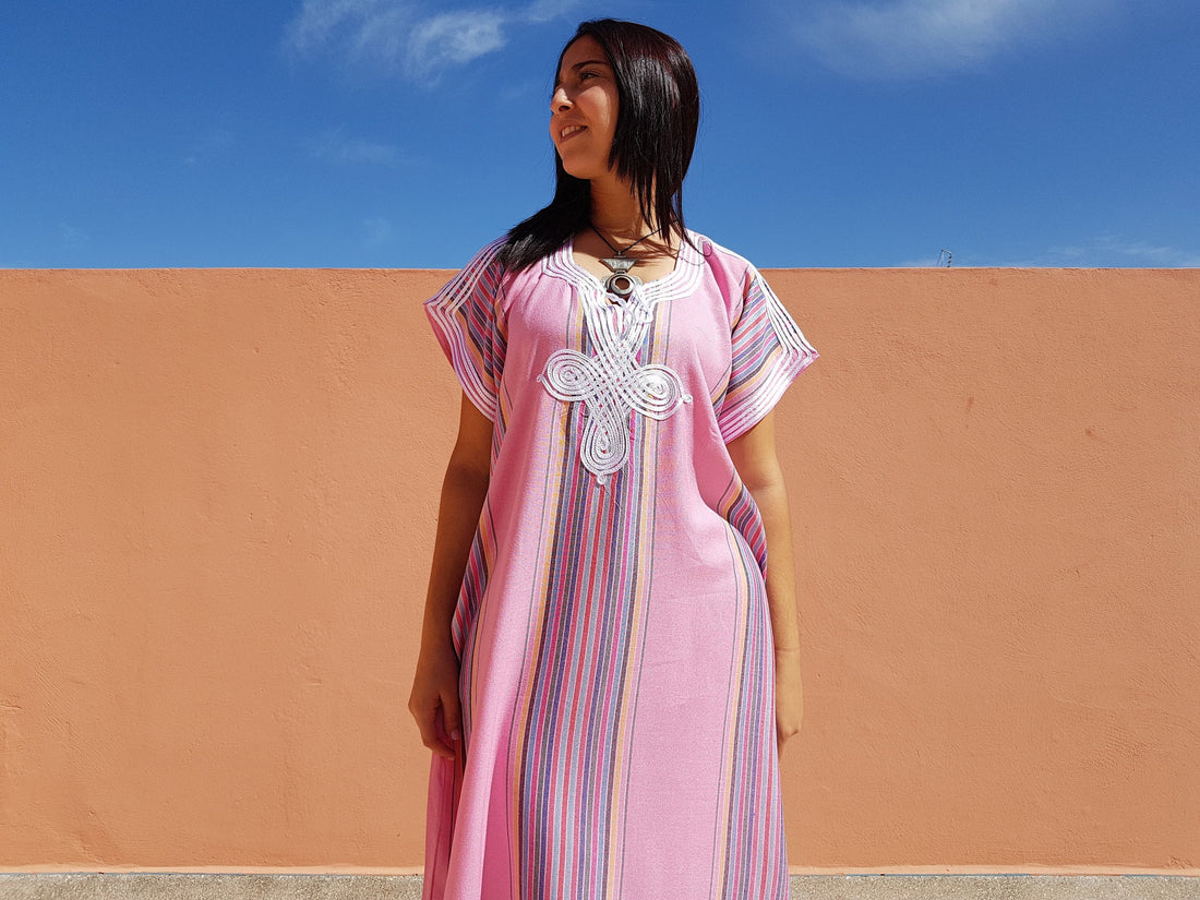 Caftan marocain rose à rayures