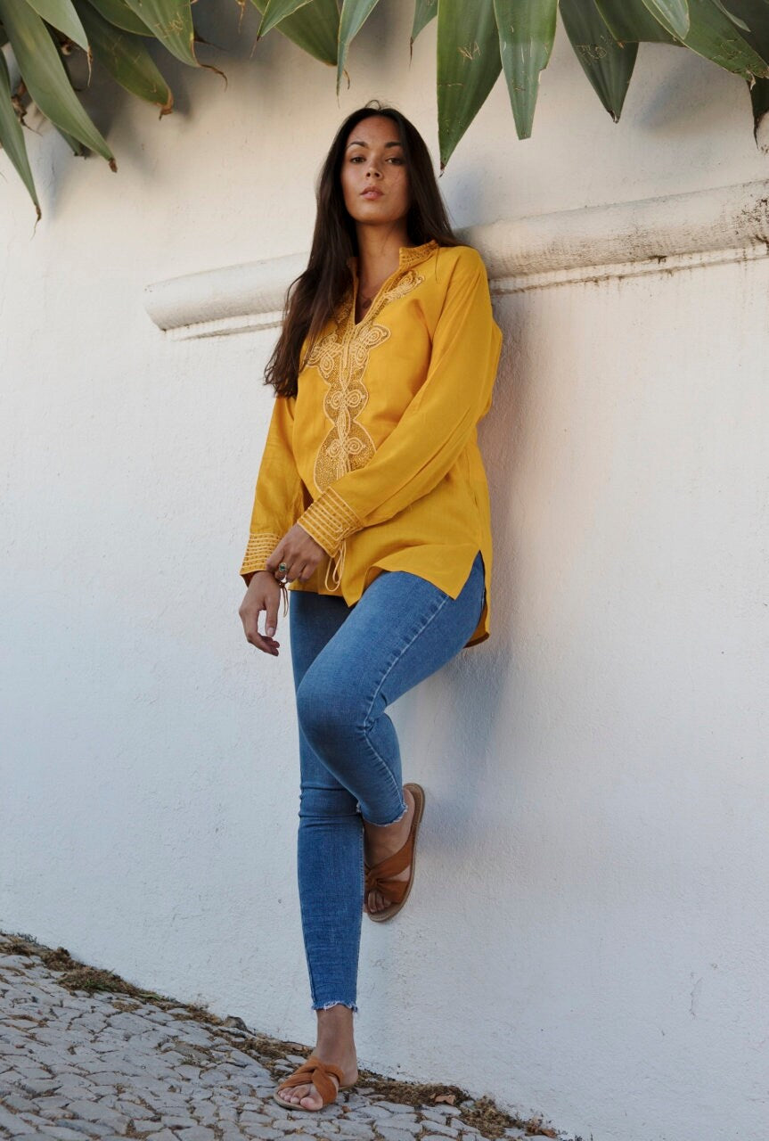 tunique marocaine jaune foncé