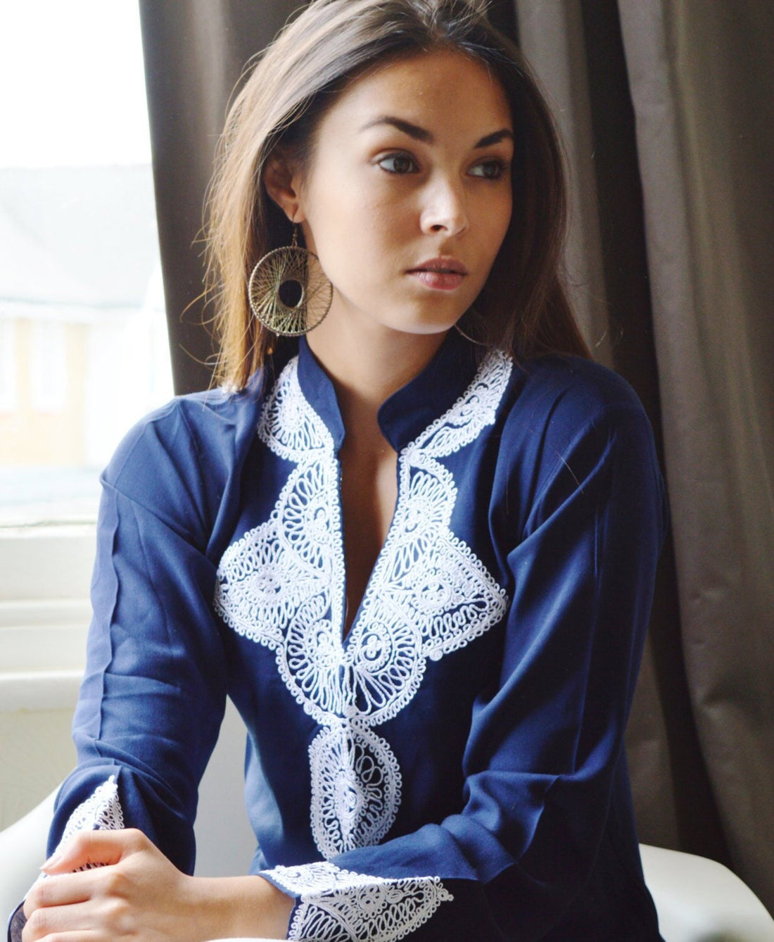 Tunique Salma bleu marine avec broderie blanche