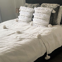 Coussins de lit marocains blancs
