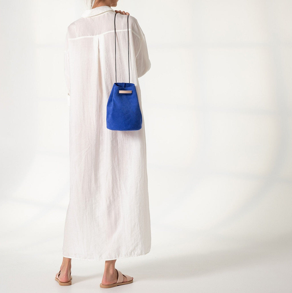 Sac seau en daim fait main : sac à bandoulière