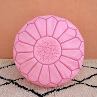 Sitzpuff aus rosafarbenem Leder mit Stickerei auf der Unterseite, Sitzpuff aus marokkanischem Rosé, Ruhe-Fußhocker de Luxe, Sitzpuff aus Leder, Sitzpuff aus Leder 