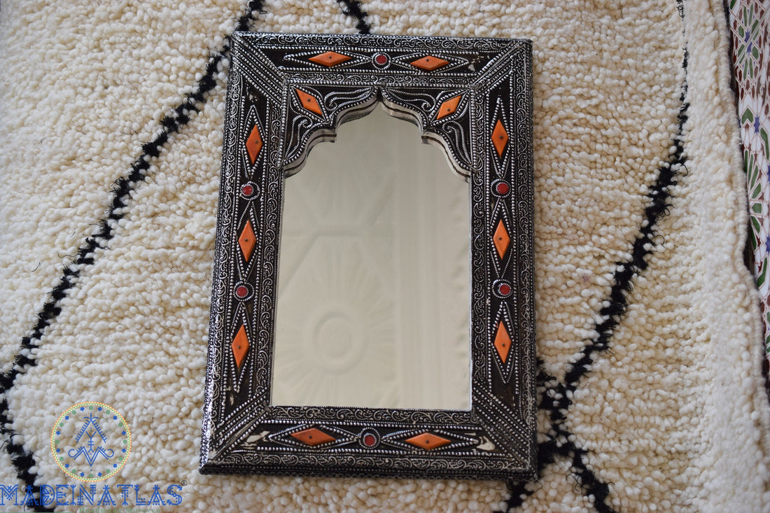 Miroir décoratif, grand miroir mural, miroir mosaïque, miroirs métalliques, miroir encadré, miroir marocain, miroir organique, miroir suspendu