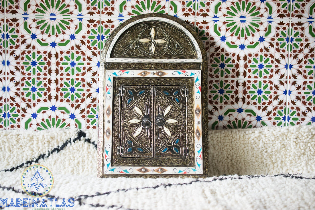 grand miroir mural, miroir marocain, art mural arabe, miroir incrusté d’os, miroir mosaïque, miroir Art déco, miroir voûté