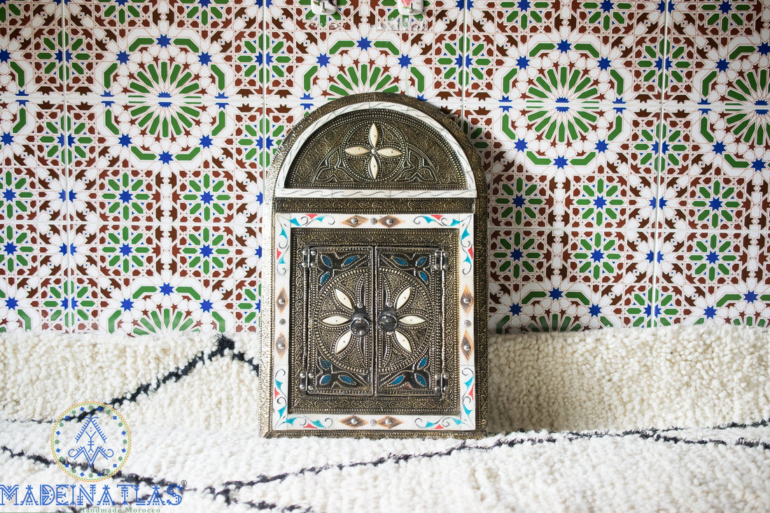 grand miroir mural, miroir marocain, art mural arabe, miroir incrusté d’os, miroir mosaïque, miroir Art déco, miroir voûté
