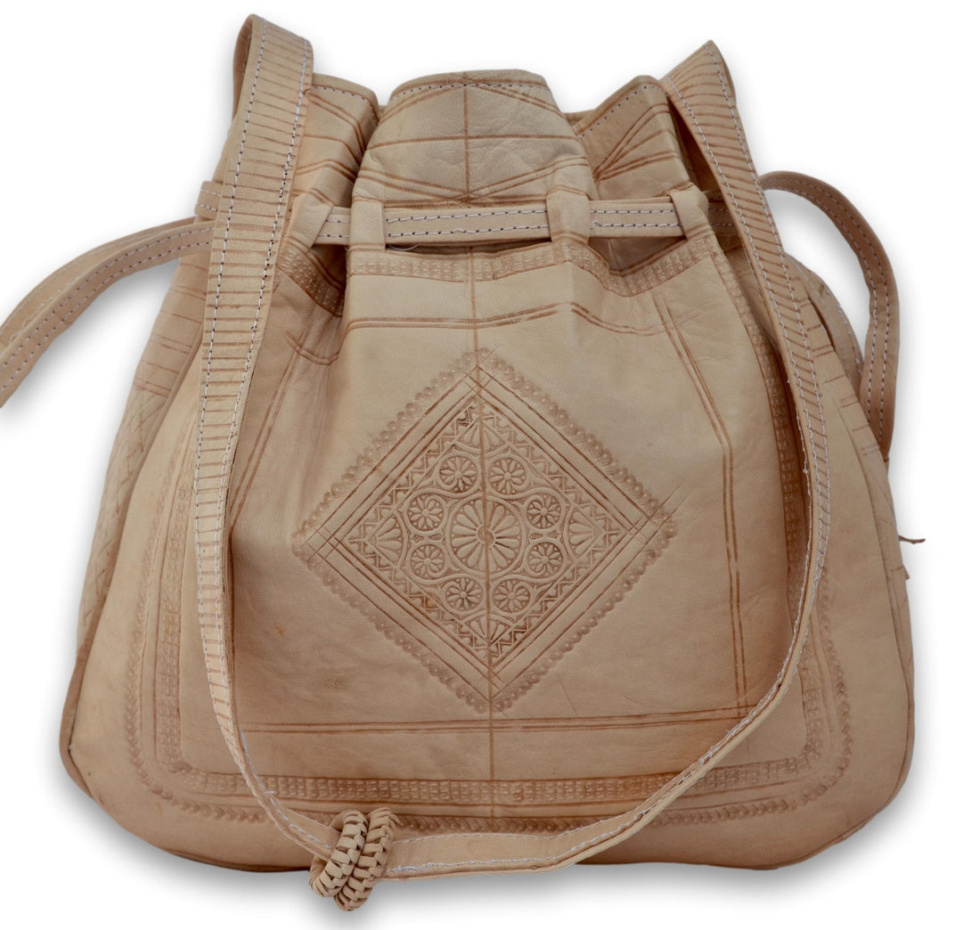 Beutel mit Bandoulière aus marokkanischem Kupfer, Hauptbeutel aus Kupfer, im Vintage-Stil, hauptsächlich aus Leder ohne natürliche Gerbungsfarbe 