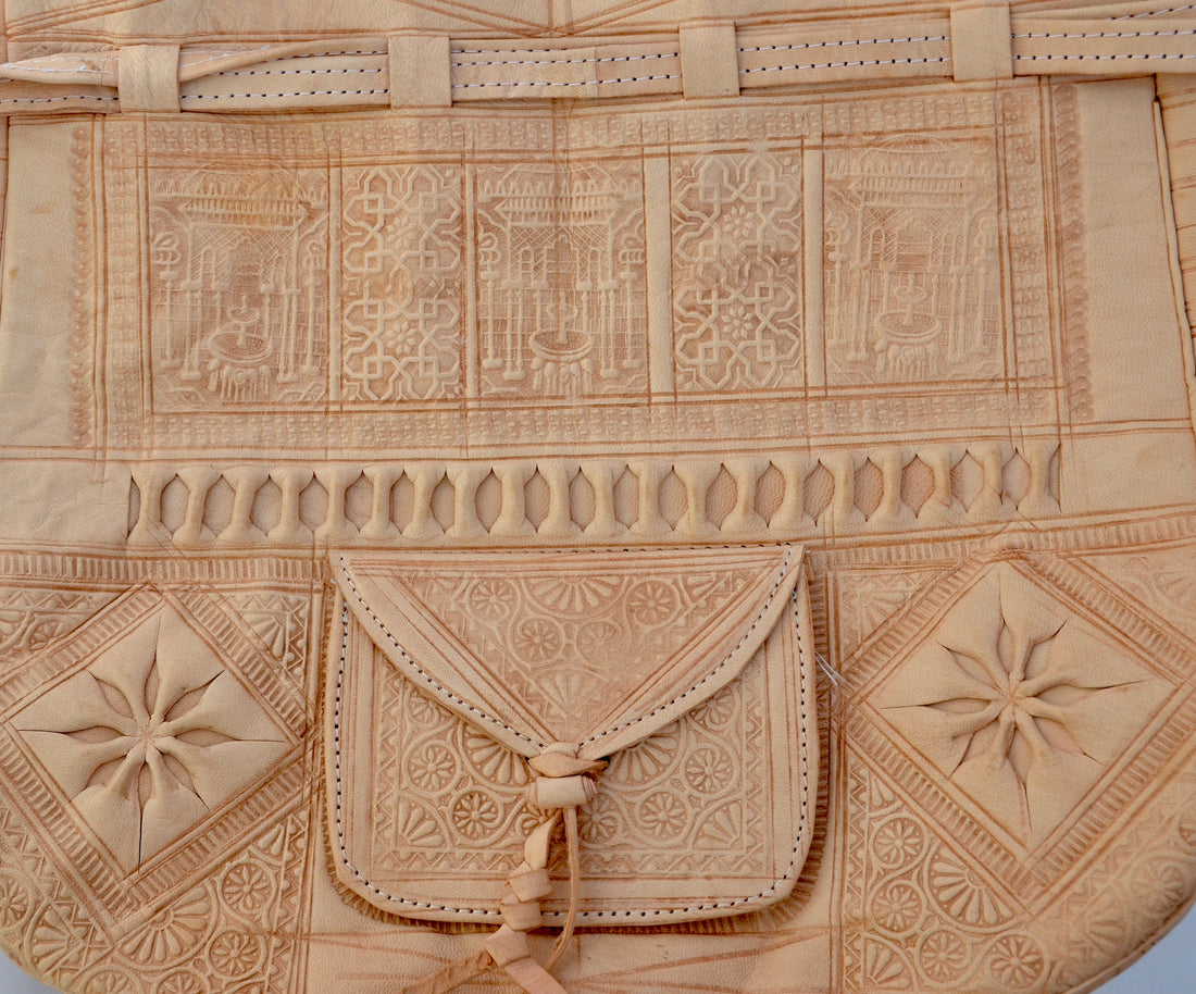 Beutel mit Bandoulière aus marokkanischem Kupfer, Hauptbeutel aus Kupfer, im Vintage-Stil, hauptsächlich aus Leder ohne natürliche Gerbungsfarbe 