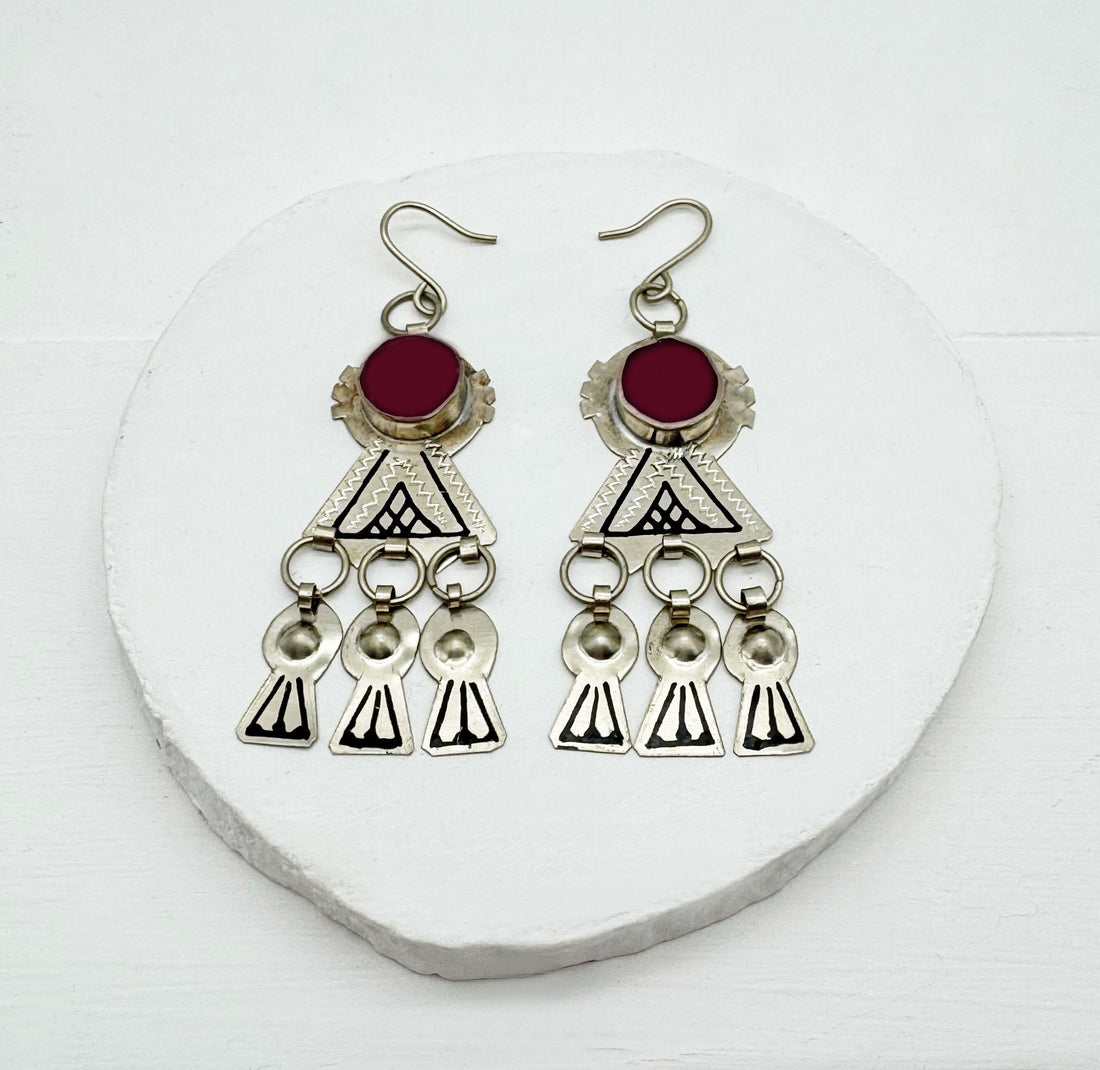 Boucles d'oreilles berbères en argent et cabochons en verre bordeaux / Bijou Maroc / Bijoux bohème ethnique boho