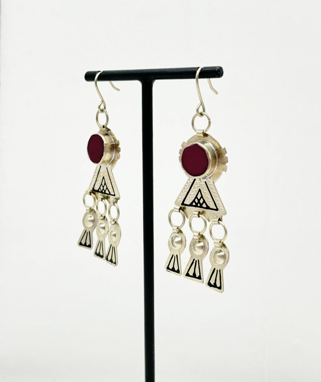 Boucles d'oreilles berbères en argent et cabochons en verre bordeaux / Bijou Maroc / Bijoux bohème ethnique boho