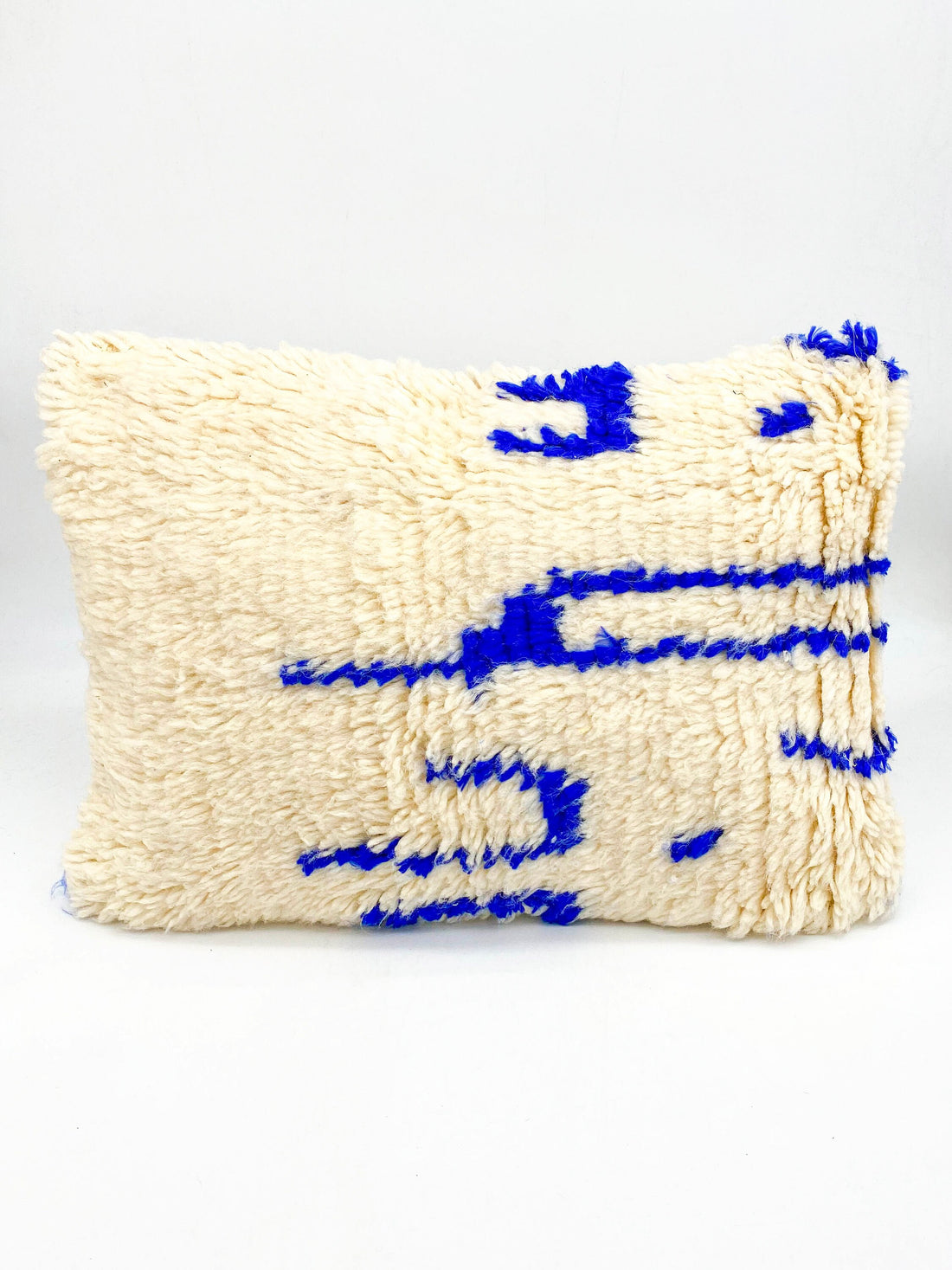 Housse de coussin berbère marocain Azilal à motifs bleu majorelle 60x40cm