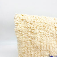 Housse de coussin berbère marocain Azilal à motifs bleu majorelle 60x40cm