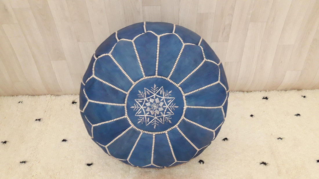 POUF bleu marocain bohème avec surpiqûres blanches, pouf en cuir, pouf ottoman, pouf marocain, pouf maroquin, ottomane marocaine non rembourrée
