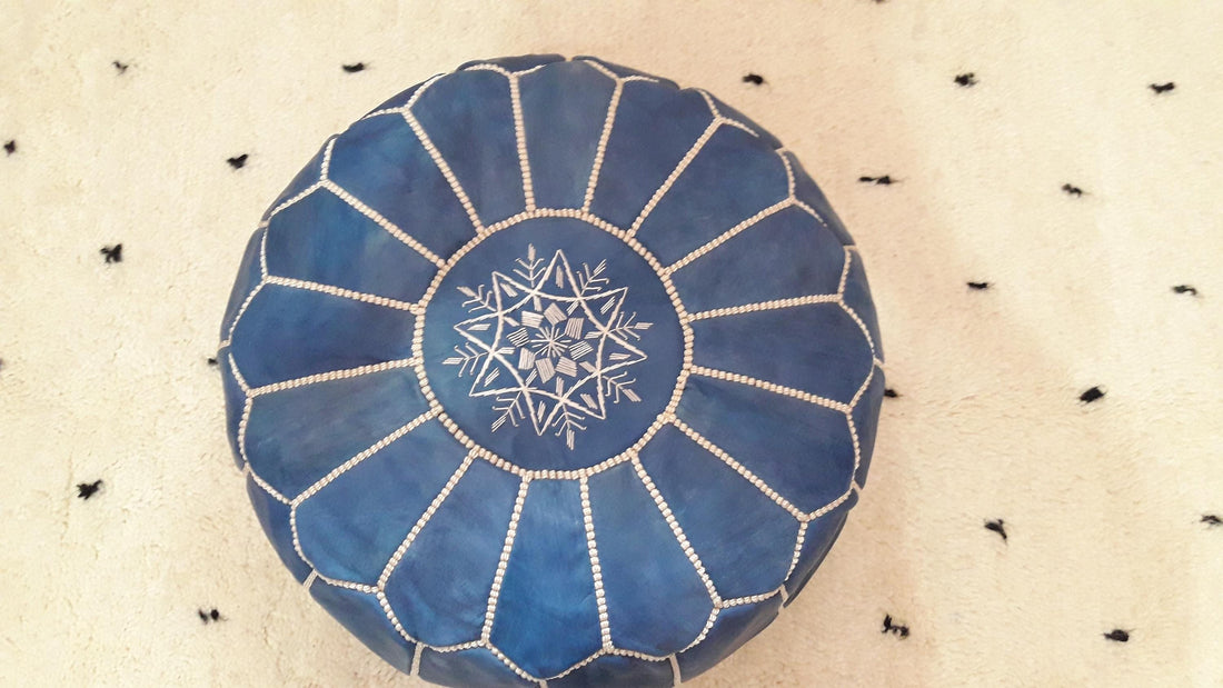 POUF bleu marocain bohème avec surpiqûres blanches, pouf en cuir, pouf ottoman, pouf marocain, pouf maroquin, ottomane marocaine non rembourrée