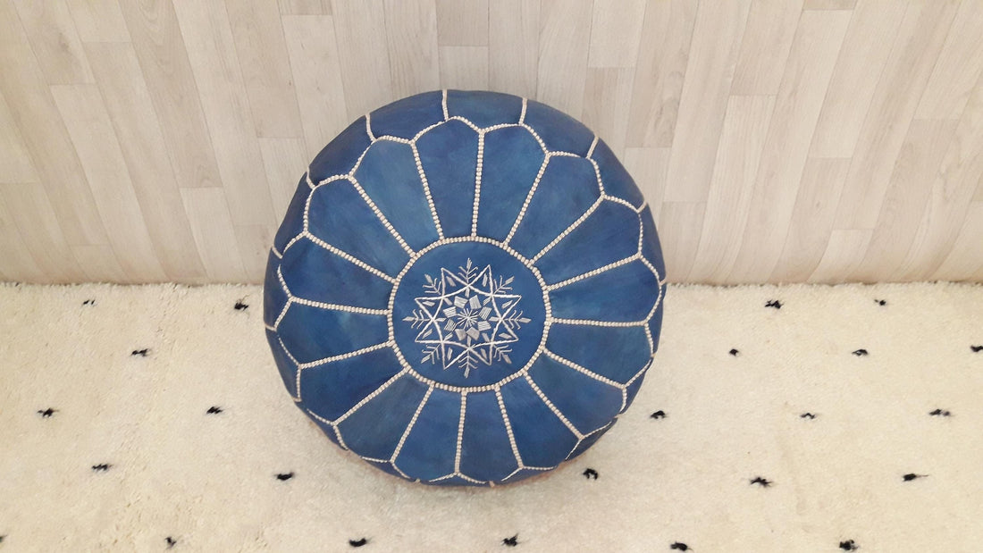 POUF bleu marocain bohème avec surpiqûres blanches, pouf en cuir, pouf ottoman, pouf marocain, pouf maroquin, ottomane marocaine non rembourrée