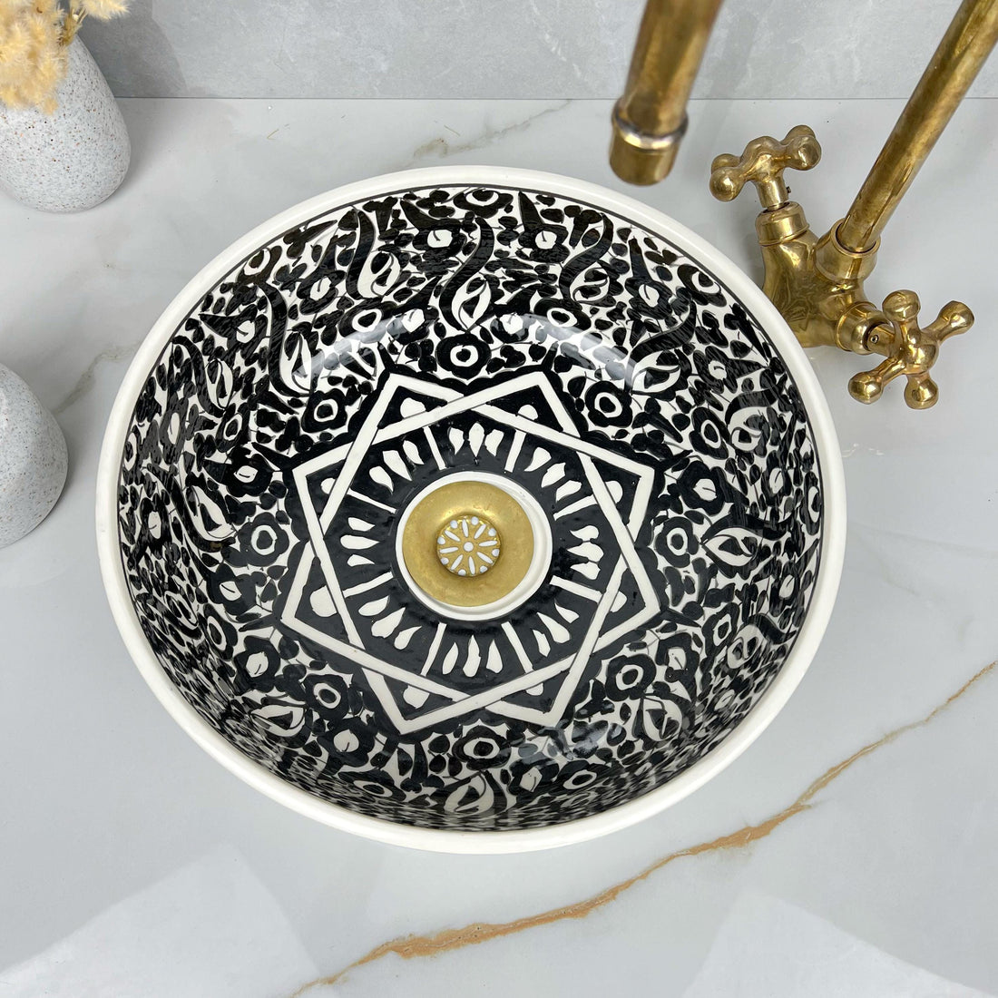 Lavabo noir de salle de bain moderne pour plan de toilette - Lavabo de salle de bain en céramique noire fabriqué à la main - Lavabo artistique pour meuble-lavabo ou plan de travail