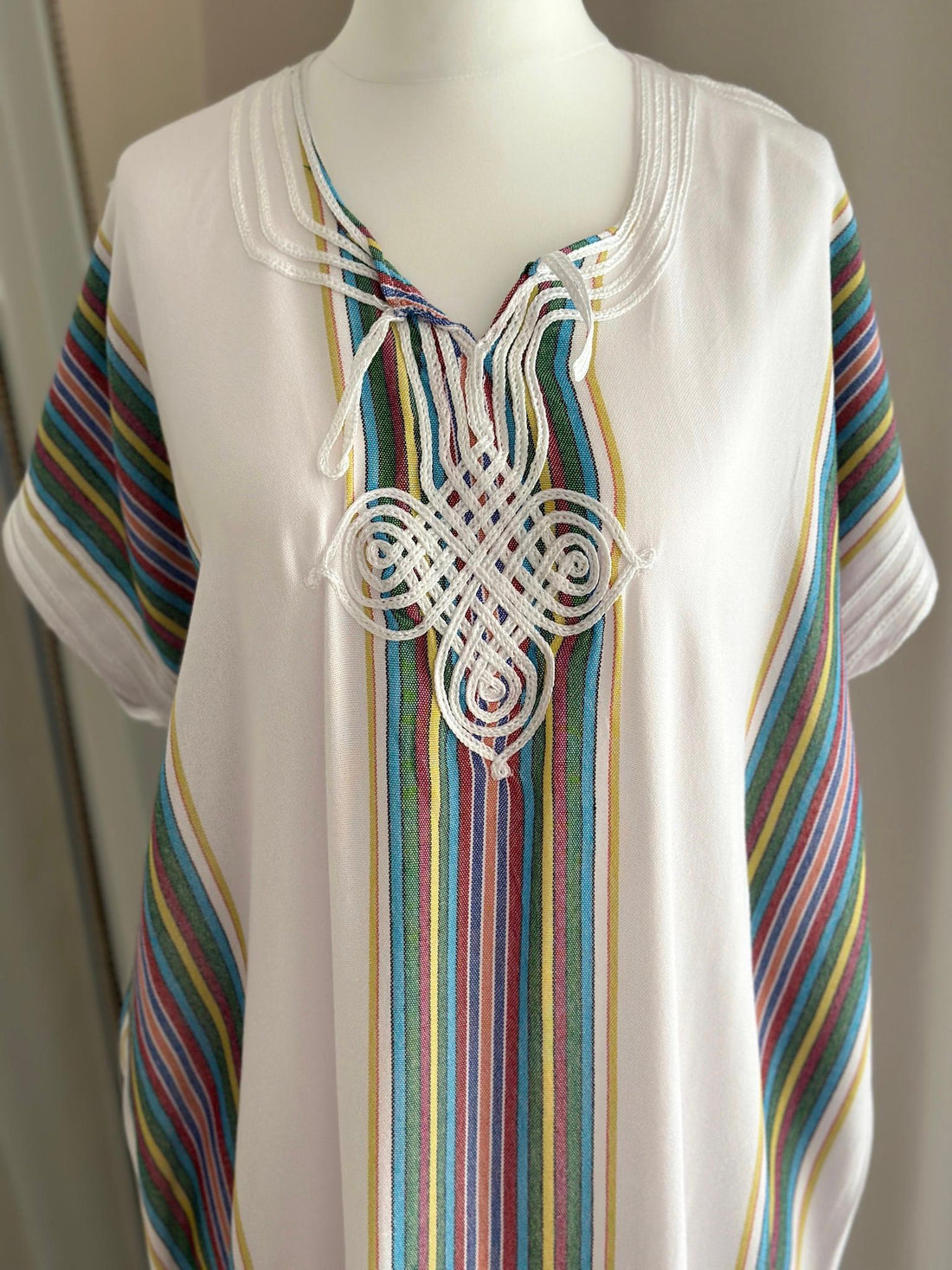 Gandoura marocaine blanche