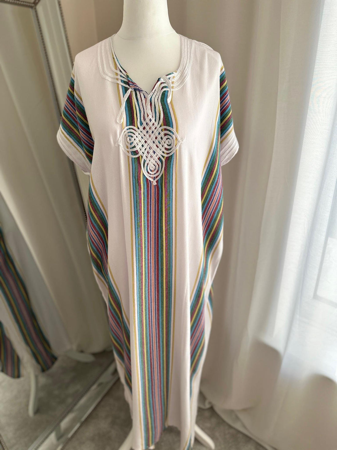 Gandoura marocaine blanche