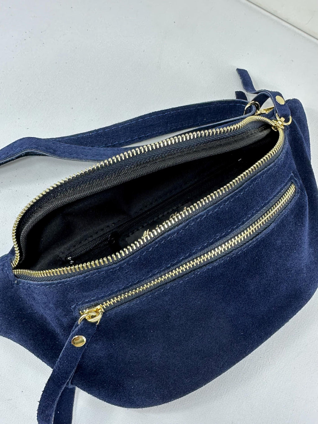 Banane en cuir suédé – Sac ceinture fait main avec double fermeture éclair