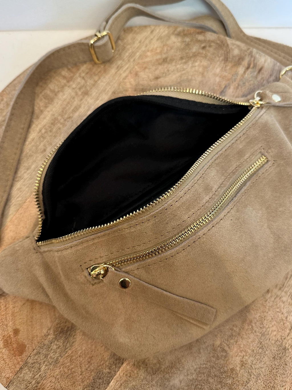 Banane en cuir suédé – Sac ceinture fait main avec double fermeture éclair